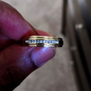 14k Gold 1/2ct Diamond Men's Wedding Band!!